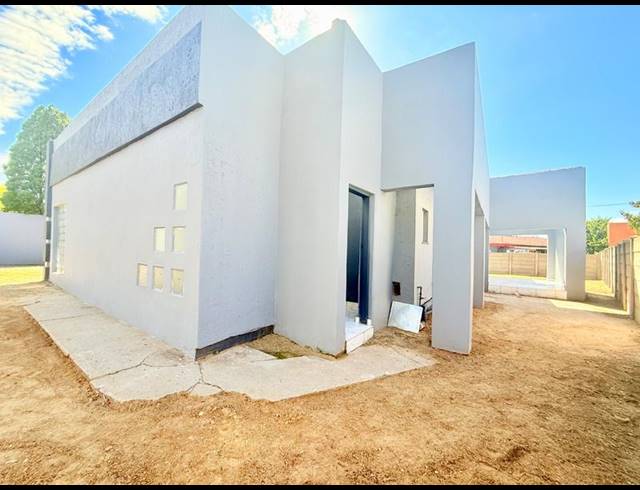 3 BEDROOM HOUSE FOR SALE IN VANDERBIJLPARK CW 4